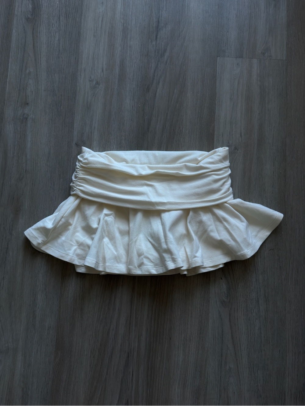 SKIMS Cream Ruffle Mini Skort - Picture 3 of 3